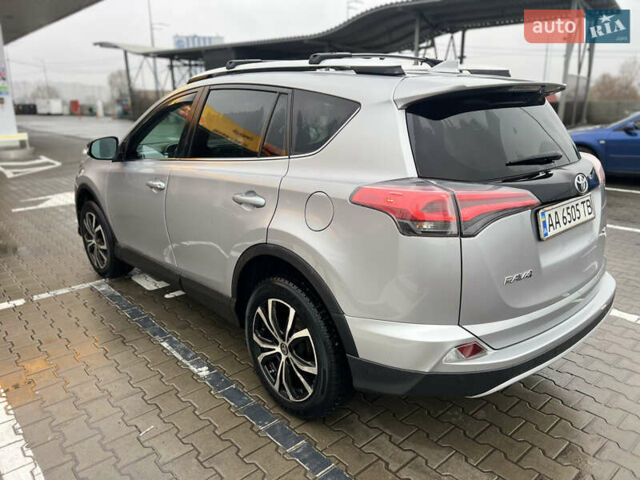 Серый Тойота РАВ 4, объемом двигателя 2.49 л и пробегом 74 тыс. км за 17120 $, фото 4 на Automoto.ua