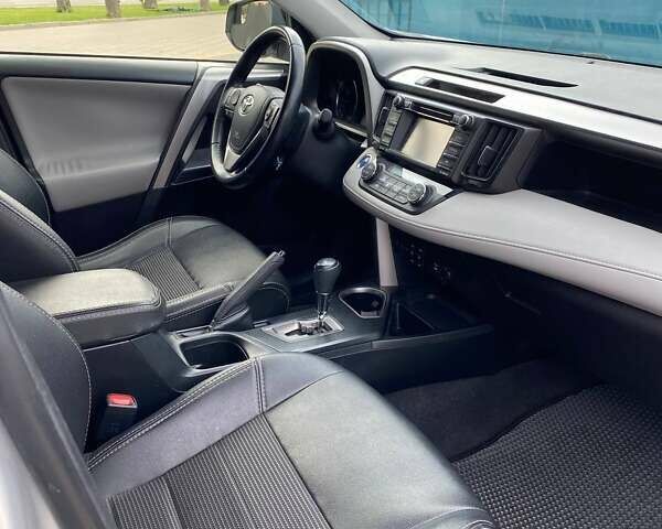 Серый Тойота РАВ 4, объемом двигателя 2.49 л и пробегом 114 тыс. км за 21400 $, фото 29 на Automoto.ua