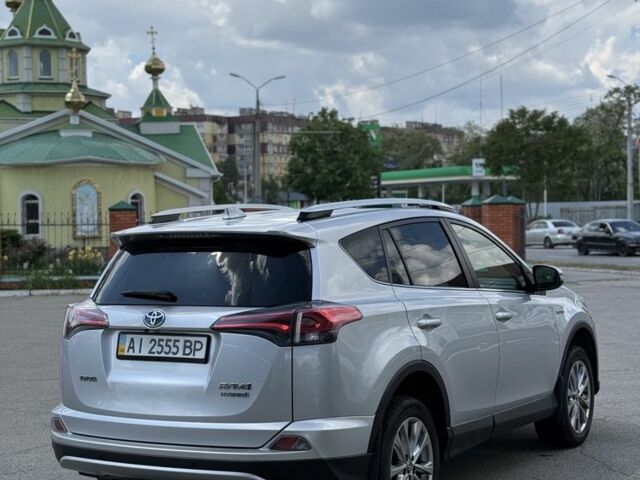 Серый Тойота РАВ 4, объемом двигателя 2.5 л и пробегом 180 тыс. км за 19300 $, фото 2 на Automoto.ua