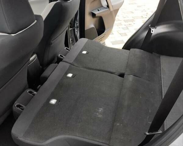 Сірий Тойота РАВ 4, об'ємом двигуна 2.49 л та пробігом 264 тис. км за 15300 $, фото 11 на Automoto.ua