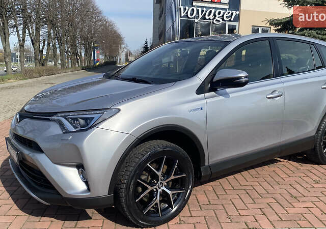 Серый Тойота РАВ 4, объемом двигателя 2.49 л и пробегом 190 тыс. км за 23000 $, фото 1 на Automoto.ua