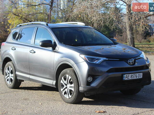 Серый Тойота РАВ 4, объемом двигателя 2.49 л и пробегом 170 тыс. км за 18600 $, фото 4 на Automoto.ua