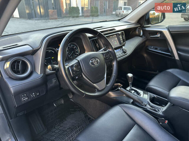 Тойота РАВ 4 2016 в Умани на Automoto.ua Серый Тойота РАВ 4, объемом двигателя 2.49 л и пробегом 144 тыс. км за 19950 $, фото 39 на Automoto.ua