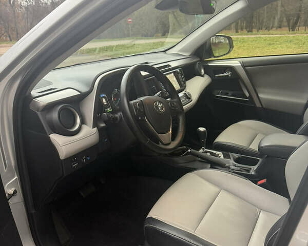 Серый Тойота РАВ 4, объемом двигателя 2.49 л и пробегом 56 тыс. км за 24999 $, фото 10 на Automoto.ua