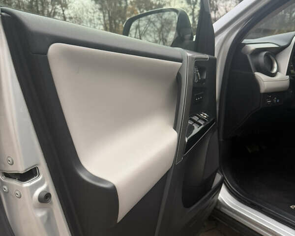 Серый Тойота РАВ 4, объемом двигателя 2.49 л и пробегом 56 тыс. км за 24999 $, фото 22 на Automoto.ua