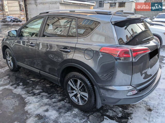 Серый Тойота РАВ 4, объемом двигателя 2.5 л и пробегом 153 тыс. км за 17900 $, фото 4 на Automoto.ua