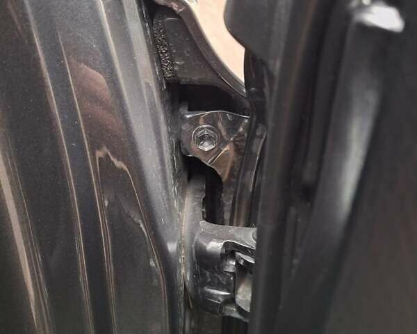 Сірий Тойота РАВ 4, об'ємом двигуна 1.99 л та пробігом 33 тис. км за 18800 $, фото 15 на Automoto.ua