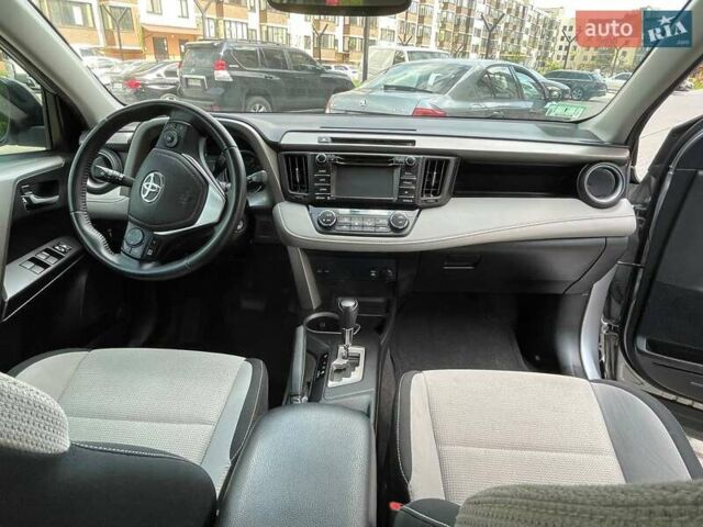 Тойота РАВ 4 2016 в Виннице на Automoto.ua Серый Тойота РАВ 4, объемом двигателя 2.49 л и пробегом 260 тыс. км за 17000 $, фото 4 на Automoto.ua