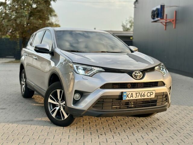 Сірий Тойота РАВ 4, об'ємом двигуна 2.5 л та пробігом 271 тис. км за 15200 $, фото 1 на Automoto.ua