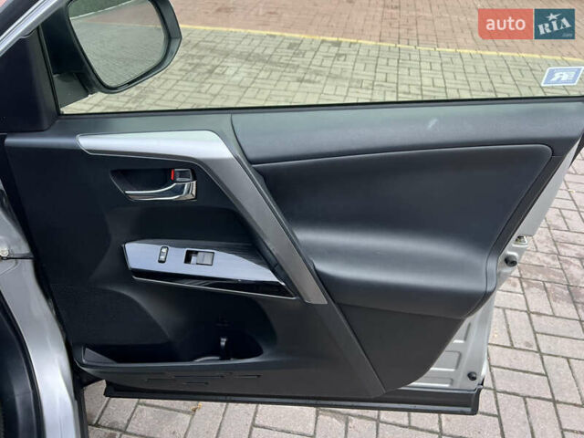 Серый Тойота РАВ 4, объемом двигателя 2.49 л и пробегом 139 тыс. км за 23500 $, фото 23 на Automoto.ua