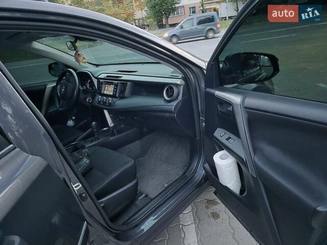 Тойота РАВ 4 2016 в Днепре (Днепропетровске) на Automoto.ua Серый Тойота РАВ 4, объемом двигателя 2.49 л и пробегом 105 тыс. км за 17200 $, фото 19 на Automoto.ua