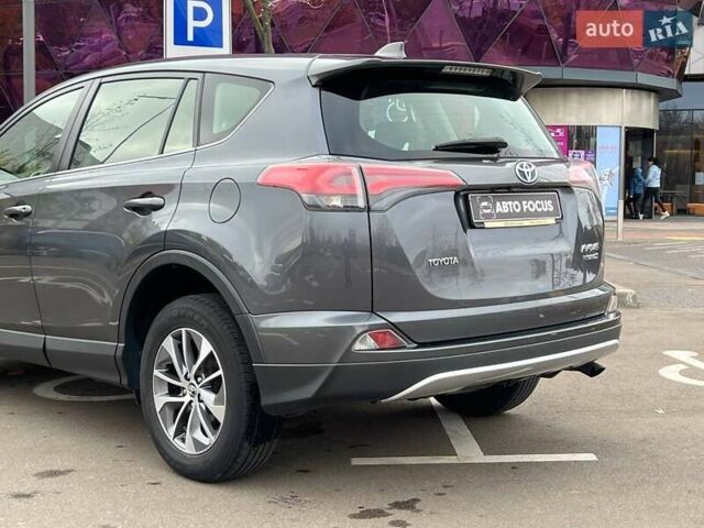 Серый Тойота РАВ 4, объемом двигателя 2.49 л и пробегом 145 тыс. км за 23990 $, фото 5 на Automoto.ua