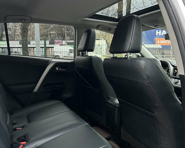 Серый Тойота РАВ 4, объемом двигателя 2.49 л и пробегом 139 тыс. км за 23500 $, фото 38 на Automoto.ua