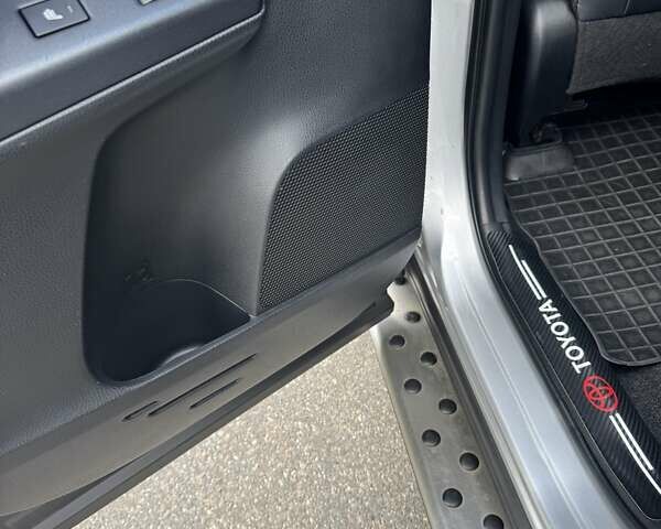 Тойота РАВ 4 2016 у Києві на Automoto.ua Сірий Тойота РАВ 4, об'ємом двигуна 2.2 л та пробігом 148 тис. км за 25500 $, фото 8 на Automoto.ua