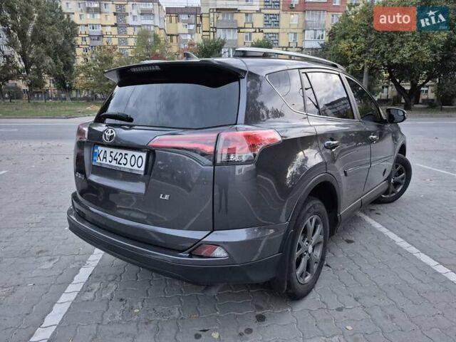 Тойота РАВ 4 2016 в Днепре (Днепропетровске) на Automoto.ua Серый Тойота РАВ 4, объемом двигателя 2.49 л и пробегом 105 тыс. км за 17200 $, фото 7 на Automoto.ua