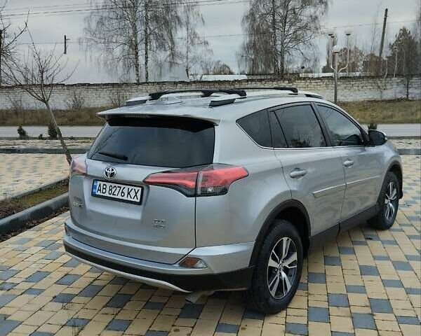 Сірий Тойота РАВ 4, об'ємом двигуна 2.49 л та пробігом 264 тис. км за 15300 $, фото 4 на Automoto.ua