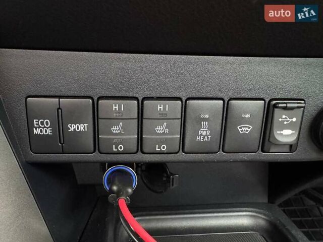 Тойота РАВ 4 2016 у Києві на Automoto.ua Сірий Тойота РАВ 4, об'ємом двигуна 2.2 л та пробігом 148 тис. км за 25500 $, фото 4 на Automoto.ua