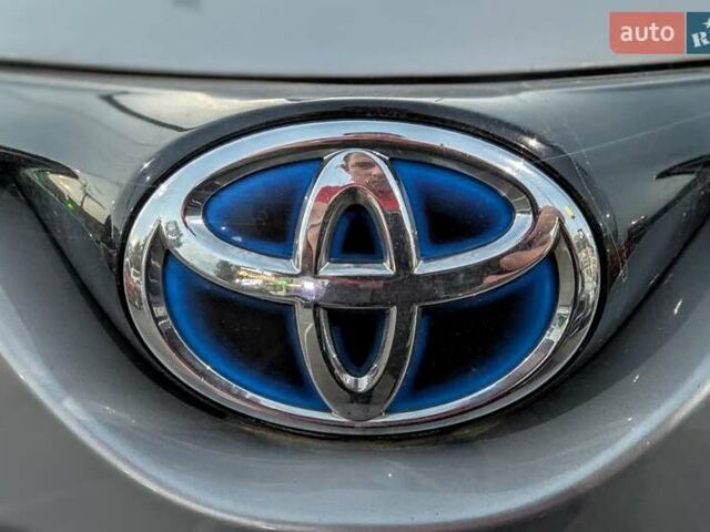 Серый Тойота РАВ 4, объемом двигателя 2.49 л и пробегом 167 тыс. км за 21200 $, фото 1 на Automoto.ua