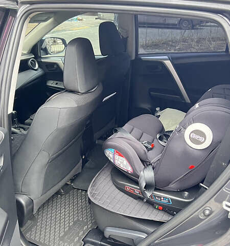 Сірий Тойота РАВ 4, об'ємом двигуна 2.49 л та пробігом 175 тис. км за 18200 $, фото 7 на Automoto.ua