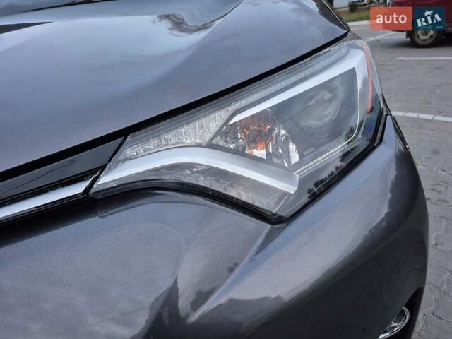 Тойота РАВ 4 2016 в Днепре (Днепропетровске) на Automoto.ua Серый Тойота РАВ 4, объемом двигателя 2.49 л и пробегом 105 тыс. км за 17200 $, фото 1 на Automoto.ua