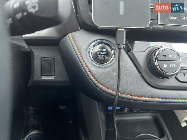 Серый Тойота РАВ 4, объемом двигателя 2.49 л и пробегом 74 тыс. км за 17120 $, фото 18 на Automoto.ua