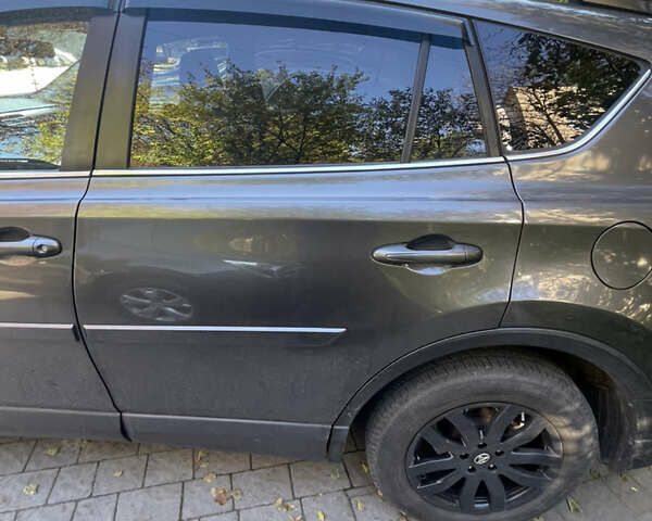 Серый Тойота РАВ 4, объемом двигателя 2.49 л и пробегом 112 тыс. км за 17000 $, фото 16 на Automoto.ua