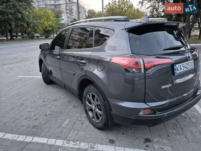 Тойота РАВ 4 2016 в Днепре (Днепропетровске) на Automoto.ua Серый Тойота РАВ 4, объемом двигателя 2.49 л и пробегом 105 тыс. км за 17200 $, фото 5 на Automoto.ua