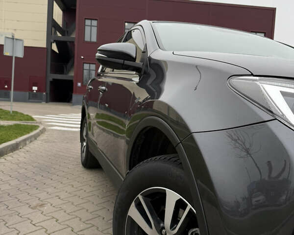 Серый Тойота РАВ 4, объемом двигателя 2.23 л и пробегом 173 тыс. км за 19900 $, фото 4 на Automoto.ua