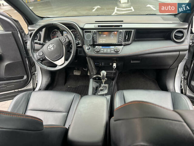 Серый Тойота РАВ 4, объемом двигателя 2.49 л и пробегом 74 тыс. км за 17120 $, фото 13 на Automoto.ua