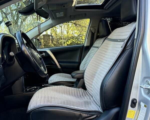 Тойота РАВ 4 2016 в Ивано-Франковске на Automoto.ua Серый Тойота РАВ 4, объемом двигателя 2.49 л и пробегом 127 тыс. км за 22000 $, фото 1 на Automoto.ua