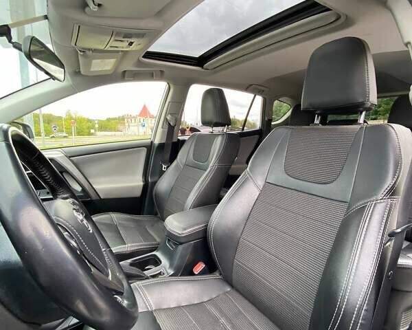 Серый Тойота РАВ 4, объемом двигателя 2.49 л и пробегом 114 тыс. км за 21400 $, фото 16 на Automoto.ua