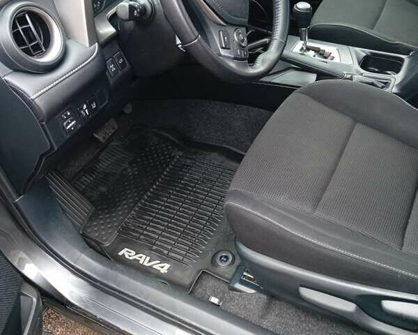 Серый Тойота РАВ 4, объемом двигателя 2.49 л и пробегом 59 тыс. км за 18000 $, фото 6 на Automoto.ua