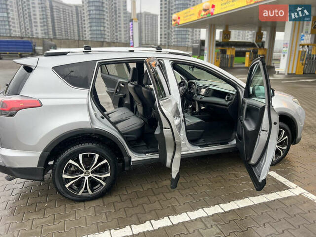 Серый Тойота РАВ 4, объемом двигателя 2.49 л и пробегом 74 тыс. км за 17120 $, фото 9 на Automoto.ua