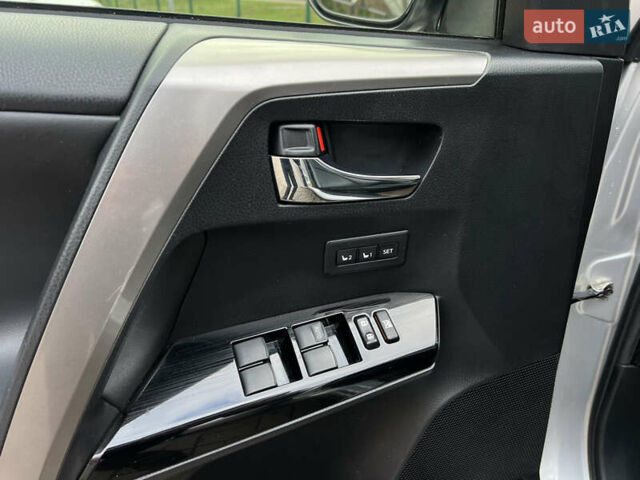 Серый Тойота РАВ 4, объемом двигателя 2.49 л и пробегом 139 тыс. км за 23500 $, фото 16 на Automoto.ua