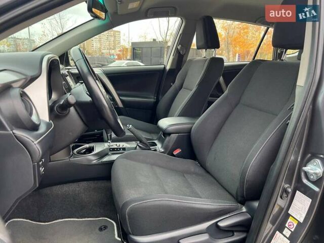 Серый Тойота РАВ 4, объемом двигателя 2.49 л и пробегом 145 тыс. км за 23990 $, фото 10 на Automoto.ua
