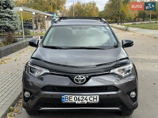 Серый Тойота РАВ 4, объемом двигателя 2.49 л и пробегом 107 тыс. км за 15800 $, фото 2 на Automoto.ua