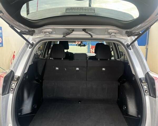 Серый Тойота РАВ 4, объемом двигателя 2.49 л и пробегом 100 тыс. км за 17500 $, фото 11 на Automoto.ua