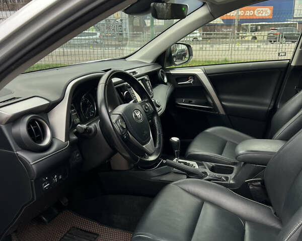 Серый Тойота РАВ 4, объемом двигателя 2.49 л и пробегом 139 тыс. км за 23500 $, фото 17 на Automoto.ua