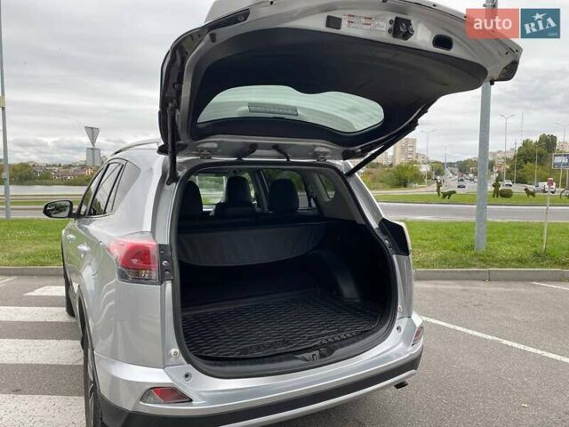 Серый Тойота РАВ 4, объемом двигателя 2.49 л и пробегом 114 тыс. км за 21400 $, фото 19 на Automoto.ua