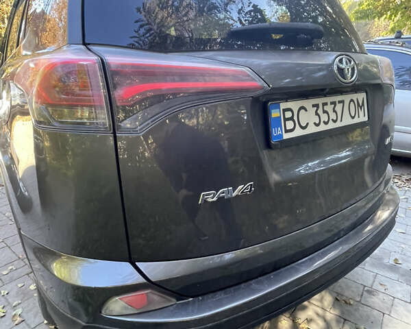 Серый Тойота РАВ 4, объемом двигателя 2.49 л и пробегом 112 тыс. км за 17000 $, фото 14 на Automoto.ua