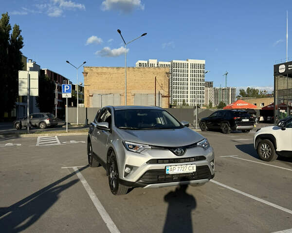 Сірий Тойота РАВ 4, об'ємом двигуна 1.99 л та пробігом 71 тис. км за 28000 $, фото 6 на Automoto.ua