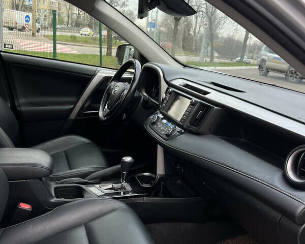 Серый Тойота РАВ 4, объемом двигателя 2.49 л и пробегом 139 тыс. км за 21900 $, фото 26 на Automoto.ua