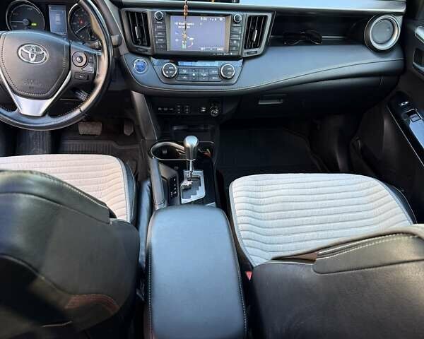 Тойота РАВ 4 2016 в Ивано-Франковске на Automoto.ua Серый Тойота РАВ 4, объемом двигателя 2.49 л и пробегом 127 тыс. км за 22000 $, фото 3 на Automoto.ua