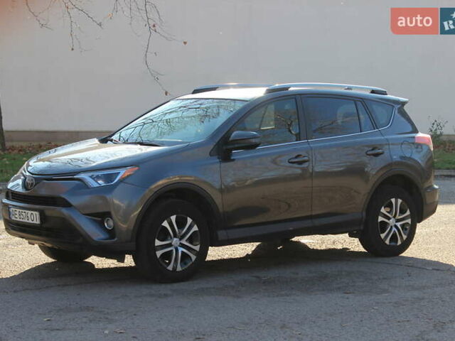 Серый Тойота РАВ 4, объемом двигателя 2.49 л и пробегом 170 тыс. км за 18600 $, фото 1 на Automoto.ua