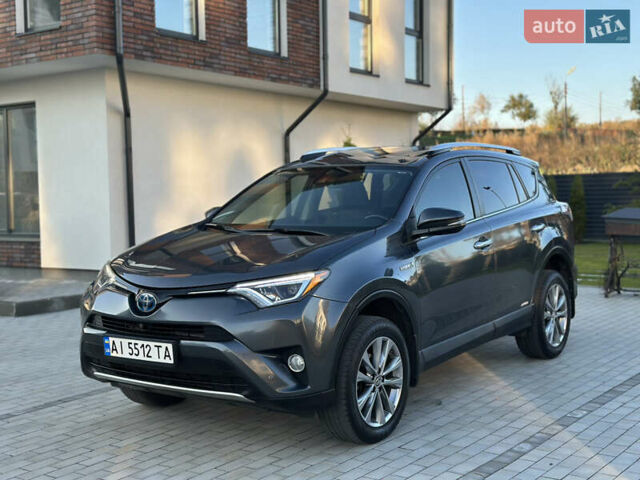 Тойота РАВ 4 2016 в Умани на Automoto.ua Серый Тойота РАВ 4, объемом двигателя 2.49 л и пробегом 144 тыс. км за 19950 $, фото 1 на Automoto.ua