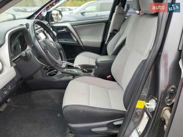 Тойота РАВ 4 2016 у Івано-Франківську на Automoto.ua Сірий Тойота РАВ 4, об'ємом двигуна 2.5 л та пробігом 109 тис. км за 5000 $, фото 6 на Automoto.ua