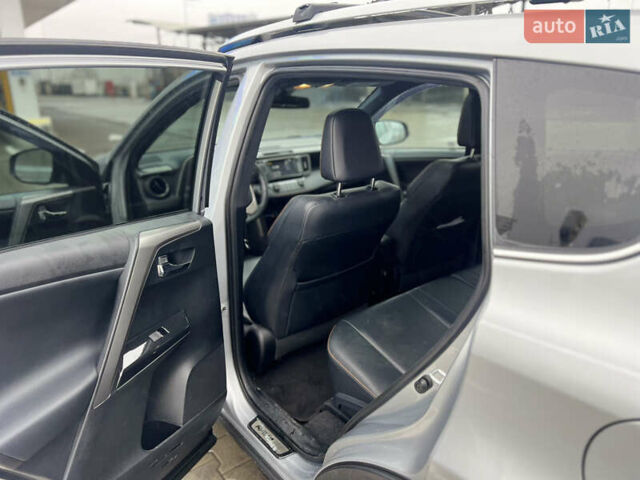 Серый Тойота РАВ 4, объемом двигателя 2.49 л и пробегом 74 тыс. км за 17120 $, фото 6 на Automoto.ua