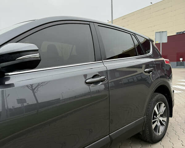 Серый Тойота РАВ 4, объемом двигателя 2.23 л и пробегом 173 тыс. км за 19900 $, фото 6 на Automoto.ua