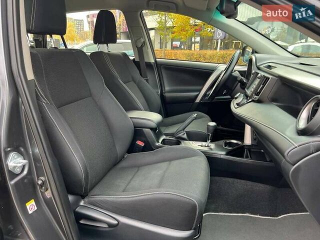 Серый Тойота РАВ 4, объемом двигателя 2.49 л и пробегом 145 тыс. км за 23990 $, фото 13 на Automoto.ua