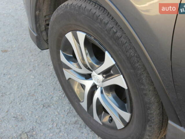 Серый Тойота РАВ 4, объемом двигателя 2.49 л и пробегом 170 тыс. км за 18600 $, фото 10 на Automoto.ua